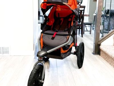 CLEAN Bob Revolution Flex Jogging Stroller