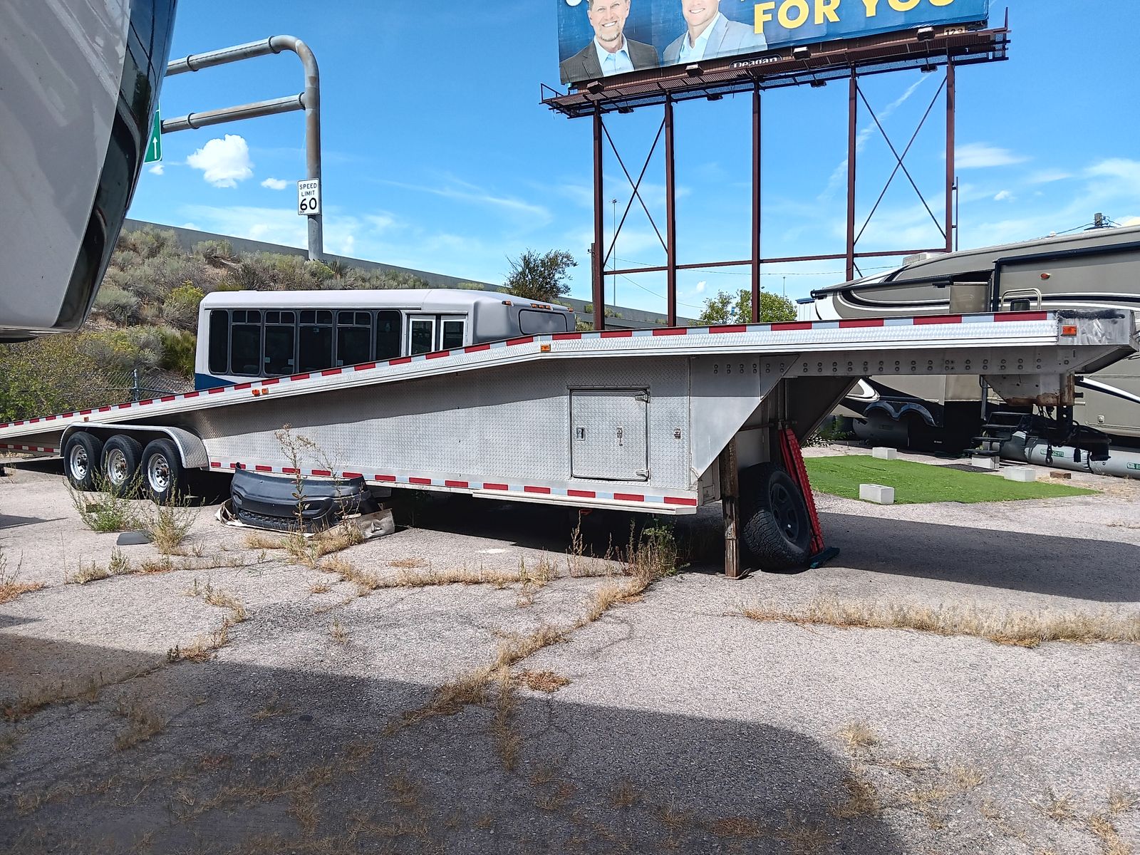 Triple Axle Aluminum Gooseneck Wedge Car Hauler Trailer