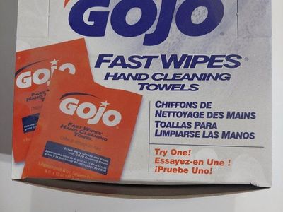 GOJO HAND WIPES