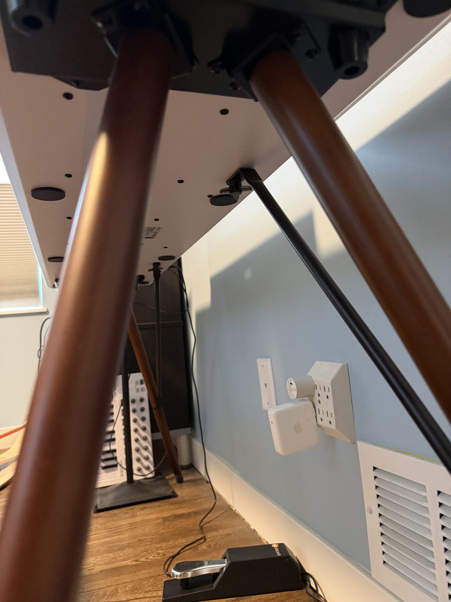 Main image 9