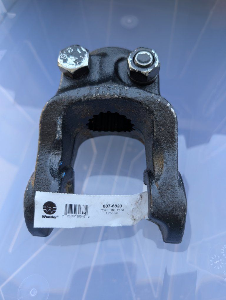 New Weasler 1-3/4" x 20 Spline Bore & Clamp Connection Implement Yoke 807-6820