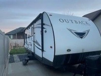 2017 Keystone Ultra-Lite 24OURS hybrid toy hauler