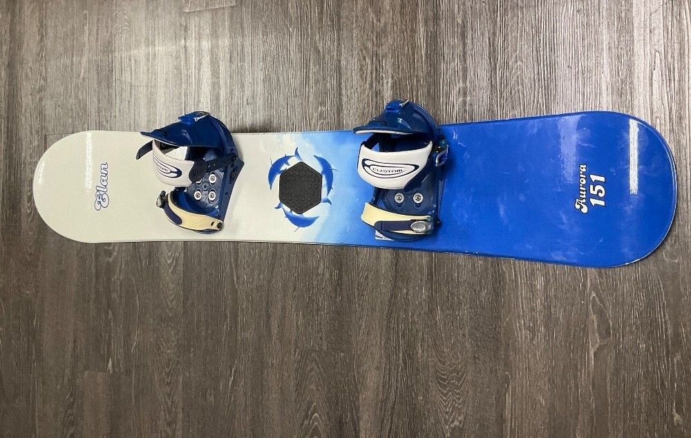 ELAN AURORA 151 DOLPHIN SNOWBOARD W/ BURTON BINDINGS