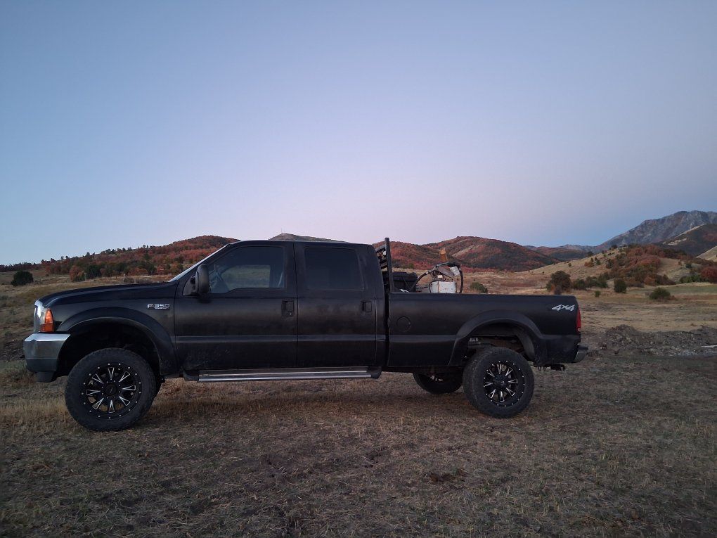 Ford Super Duty F-350 Crew Cab 4x4 Pickup Truck