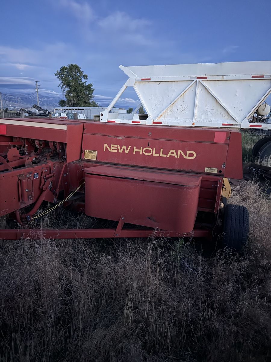New holand bailer