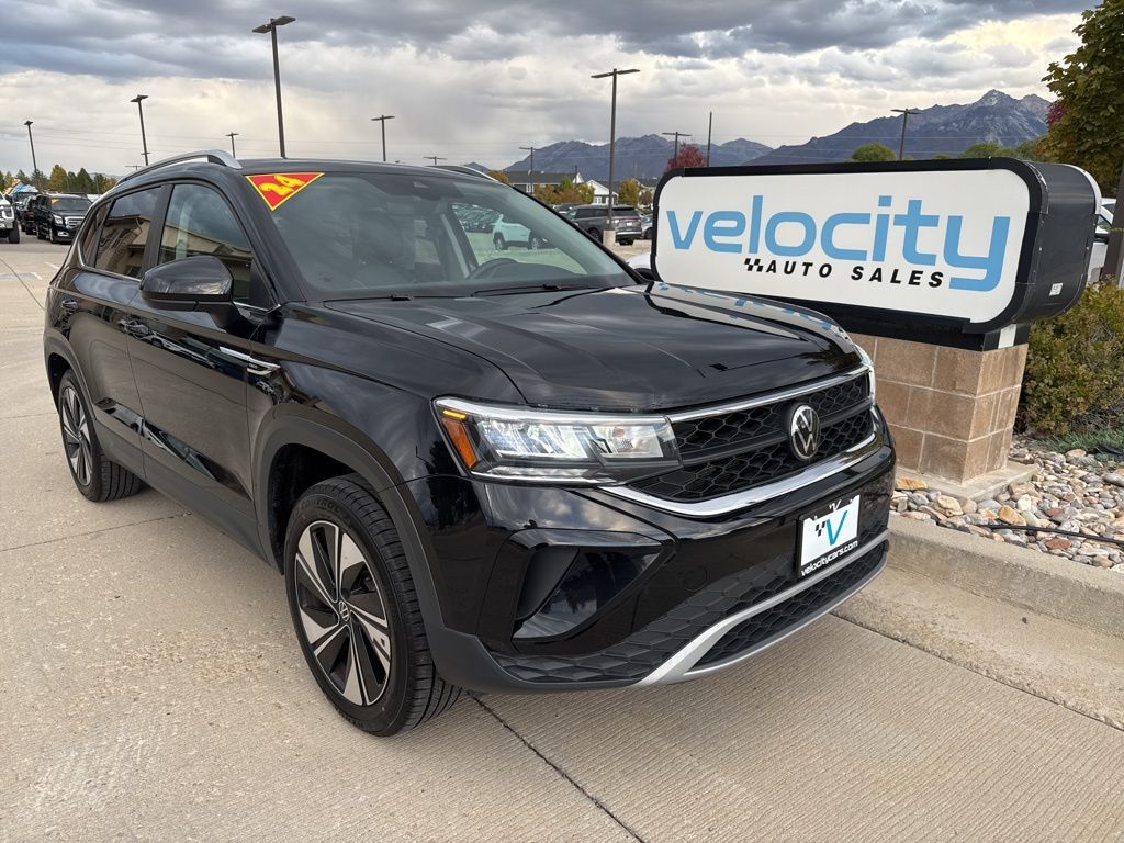 2024 Volkswagen Taos SE 4Motion