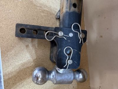 B&W tow And Stow Hitch