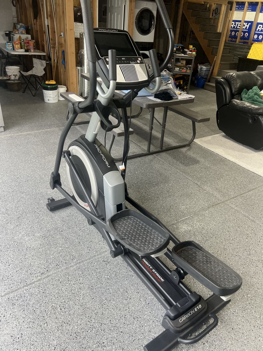 Pro-Form Carbon E10 Elliptical with SMR Silent Magnetic Resistance - Excellent Condition