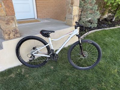 Specialized Jynx Comp Hardtail Mountain Bike
