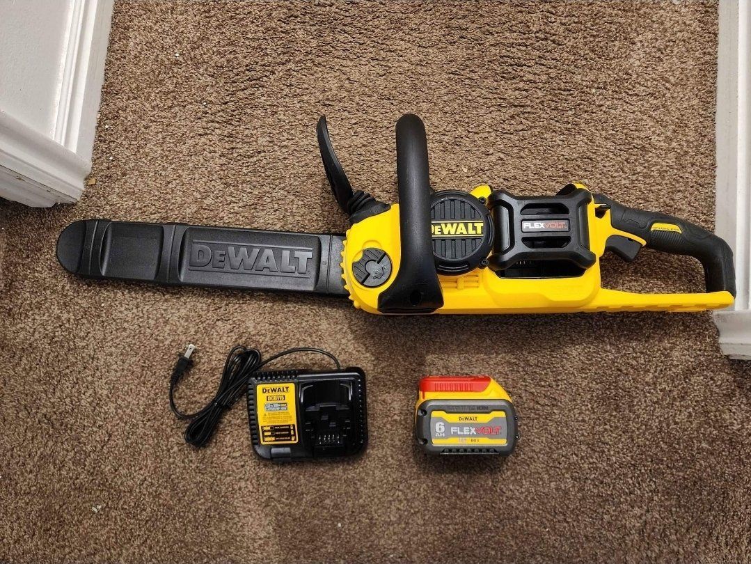 New Dewalt 60V MAX 16in. Brushless Chainsaw Kit