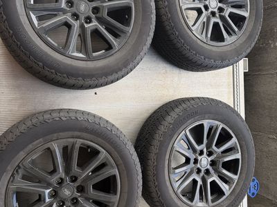 Ford F150 Factory wheels & tires 275/60R20