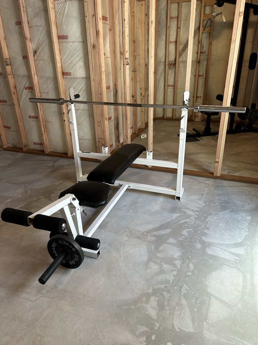 Bench Press and leg extension equipment