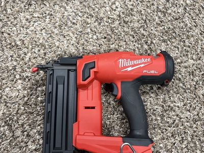 Milwaukee M18 FUEL 2746-20 18 Gauge Brad Nailer - Tool Only, Excellent Condition