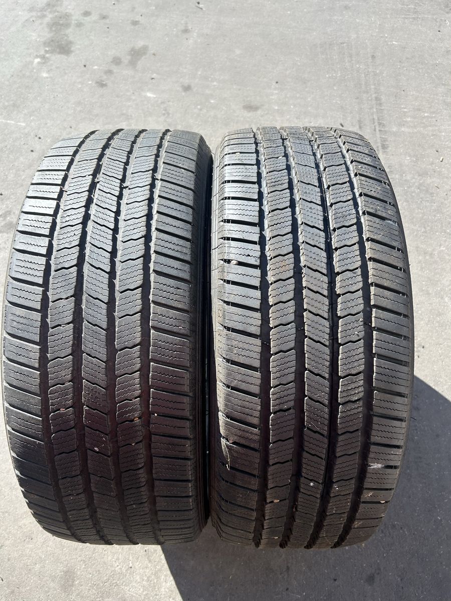 2 tires 2354519