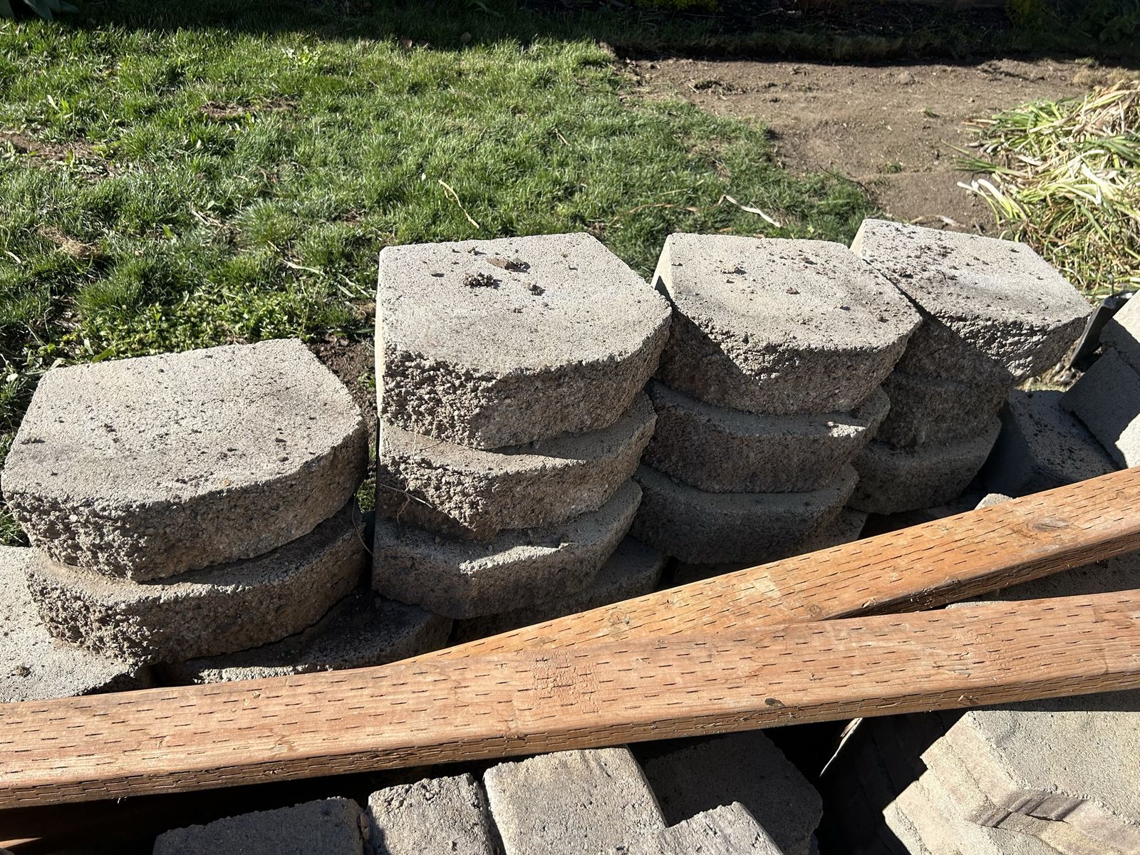 Retaining Wall Blocks -29  Total