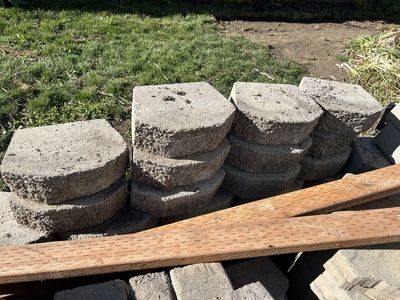 Retaining Wall Blocks -29 Total