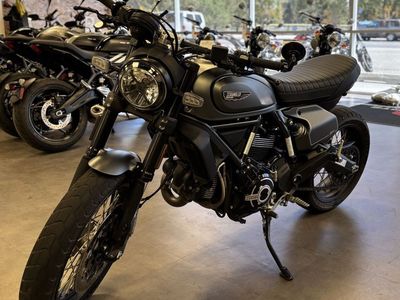 2022 Ducati Scrambler 800 Night Shift Edition