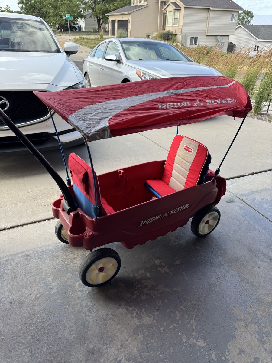 Radio Flyer Wagon with Canopy