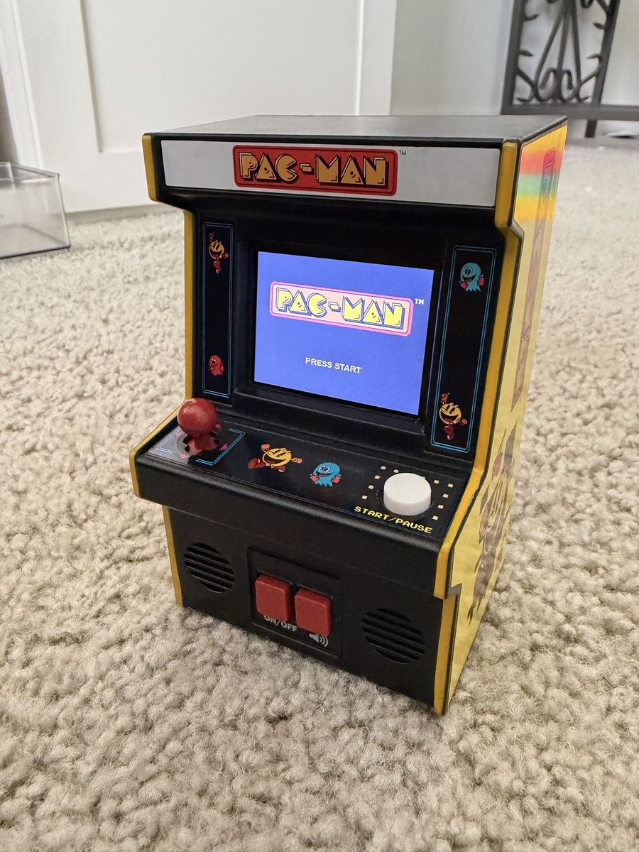 Mini Retro Arcade Game: Pac-Man