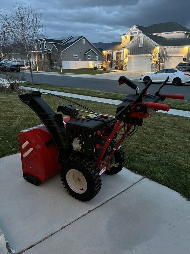 Troy-Bilt Storm 2840 Snowblower 2 Stage