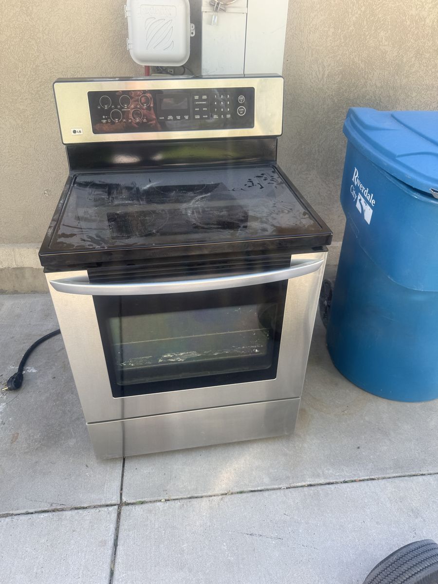 LG Stove