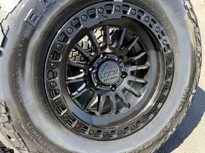 17” Lock Grit 6 lug 6x5.5 | 6x139.7 33” Mickey Thompson Baja A/T 285/70R17