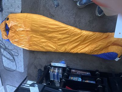 Kelty 15-Degree Mummy Sleeping Bag - Synthetic, Lightweight, Excellent Condition