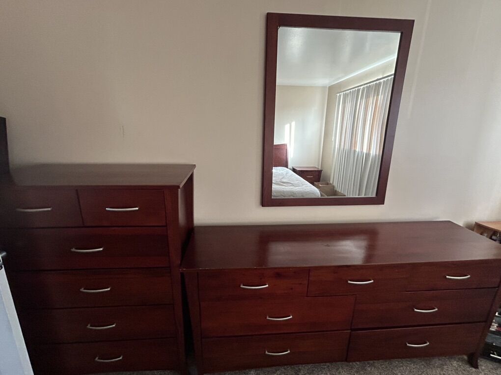 Nice Queen Manhattan Golden Oak 6 pc Bedroom Set