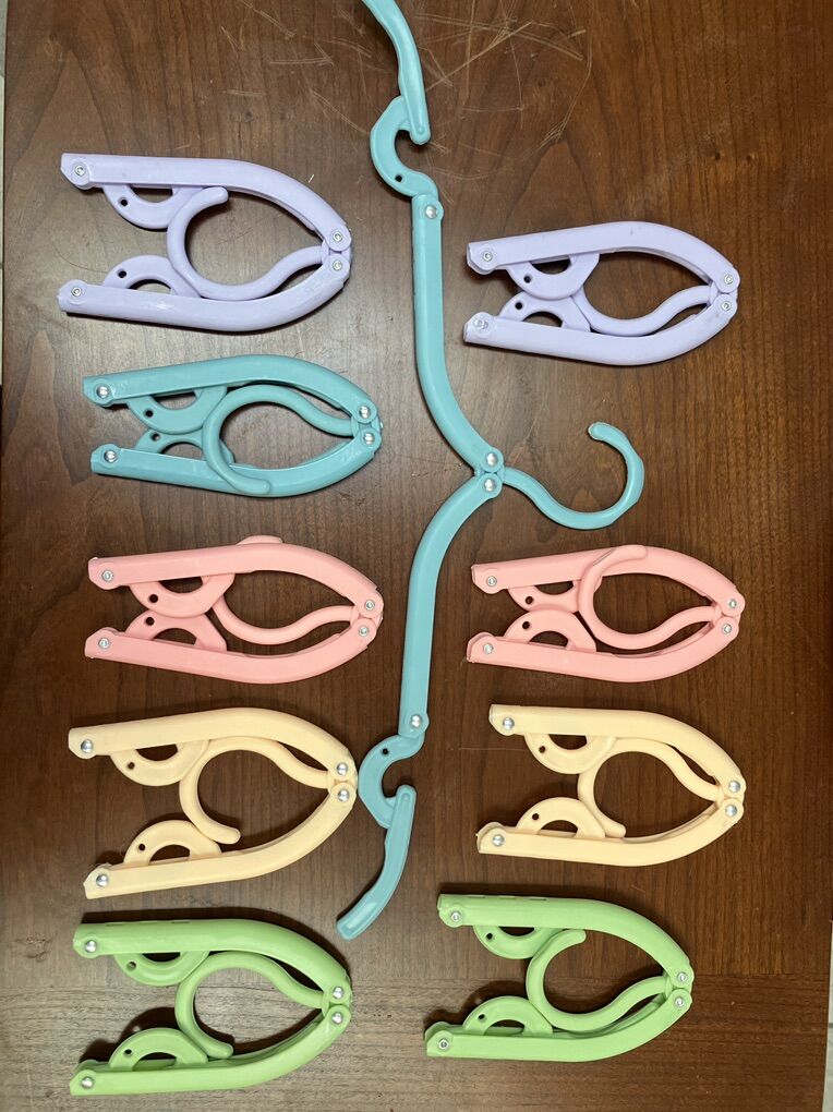 10 Travel Folding Hangers