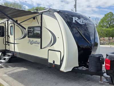 2018 Grand Design Reflection – 37FT, Sleeps 6, 3 Slides, One Owner