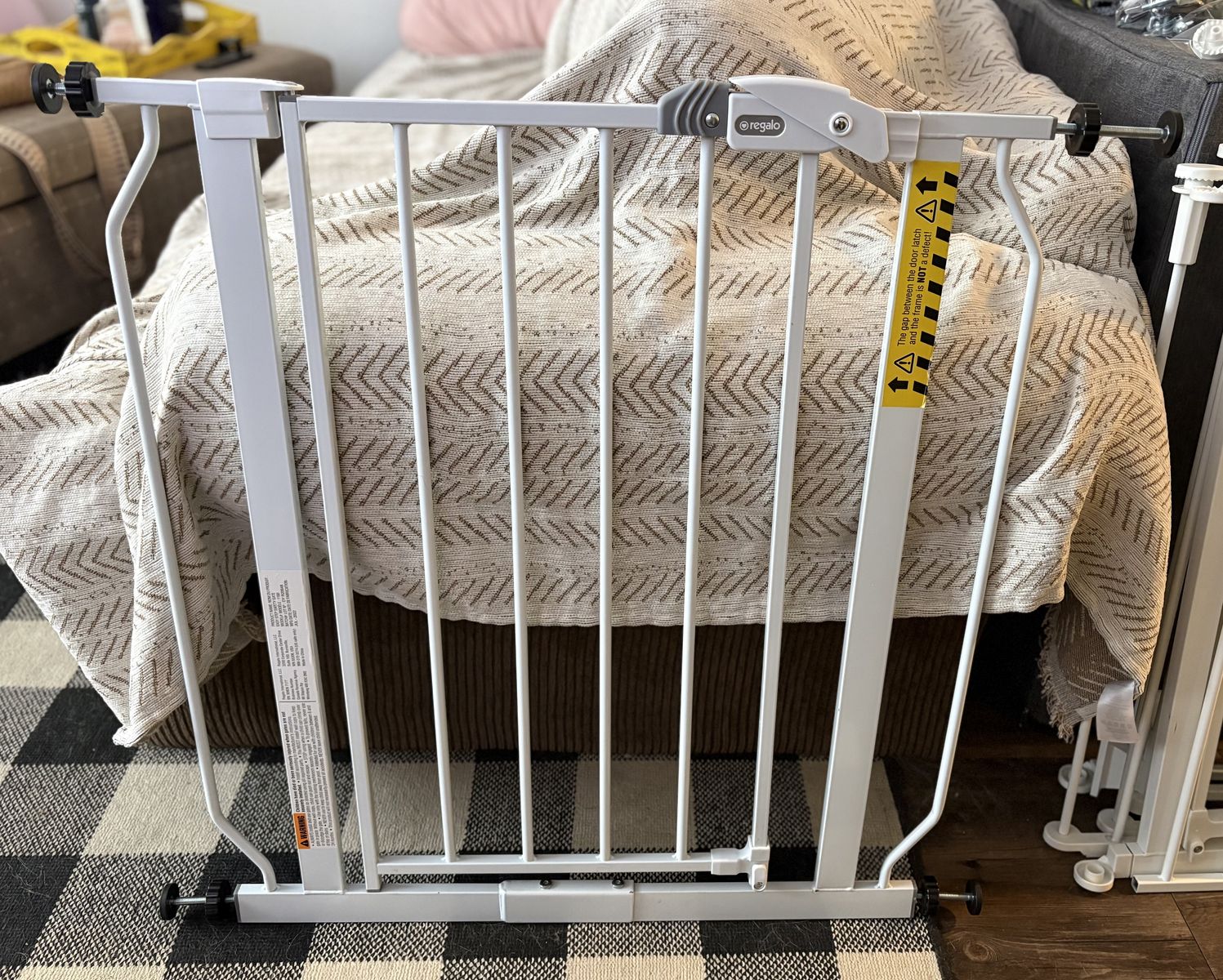 Pressure-Mounted Walk Through SafetyGate