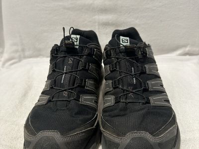 Salomon men’s size 10 XA Comp 8 black textile WP trail shoes with corded laces