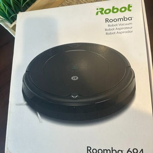 iRobot Roomba 694 Robot Vacuum