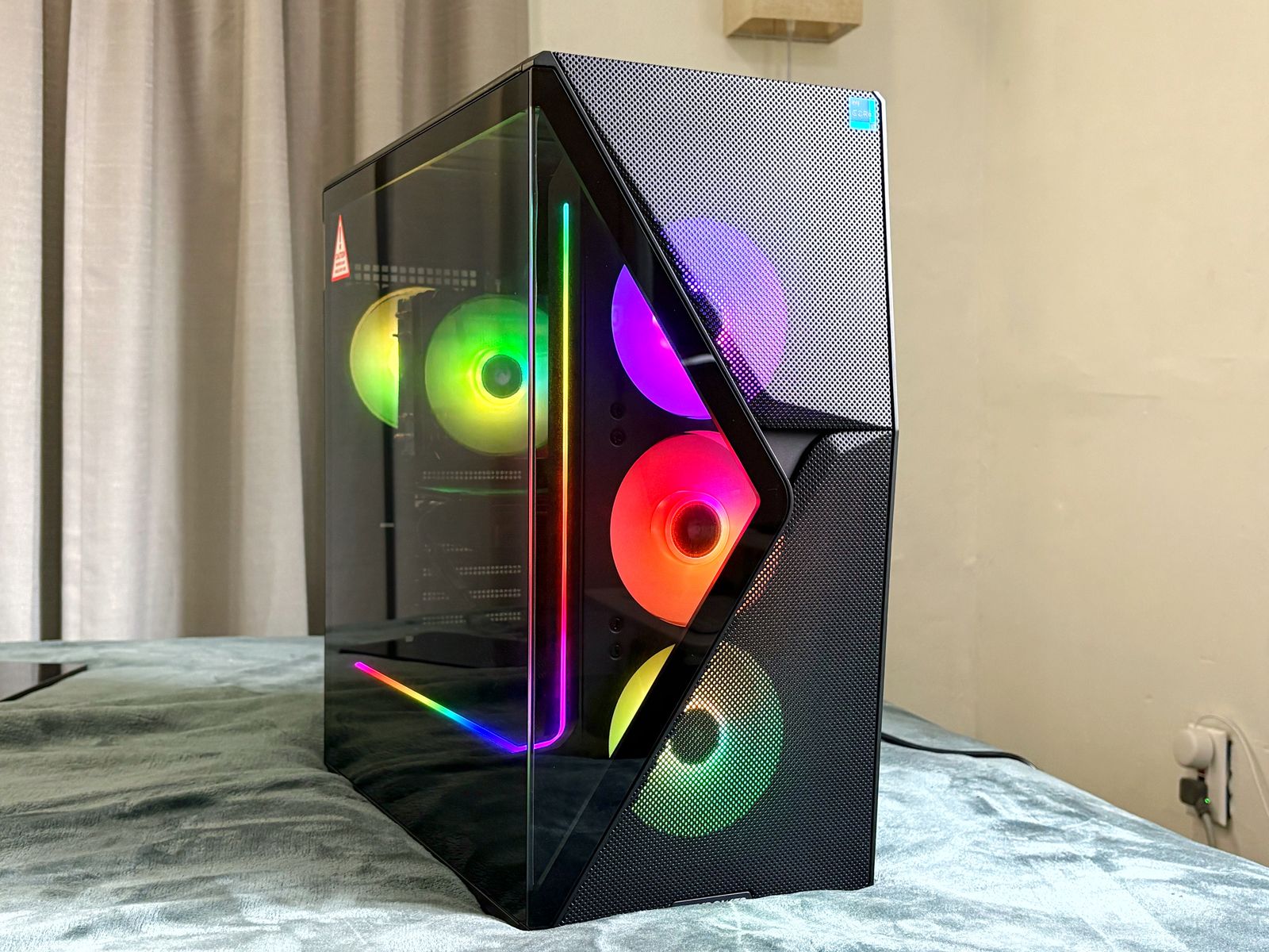 High-End Gaming PC [Intel Core i7-14700F, NVIDIA RTX 4060, 32GB DDR5 RAM, 1TB NVMe SSD]