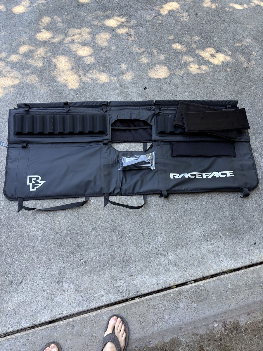 Race Face T3 Full-Size Tailgate Pad - New Never Used