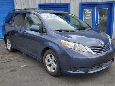 2015 Toyota Sienna LE 8-Passenger