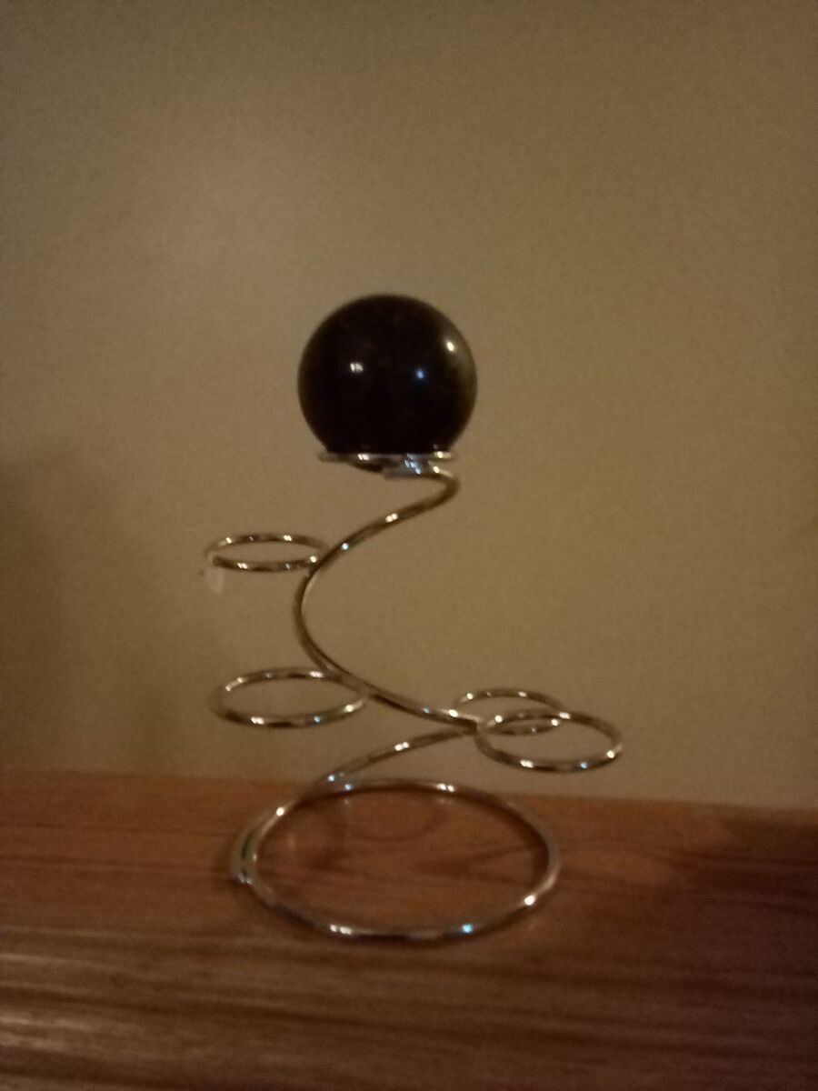 Sphere and sphere stand