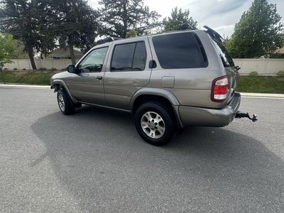 2001 NISSAN PATHFINDER SE Off Road