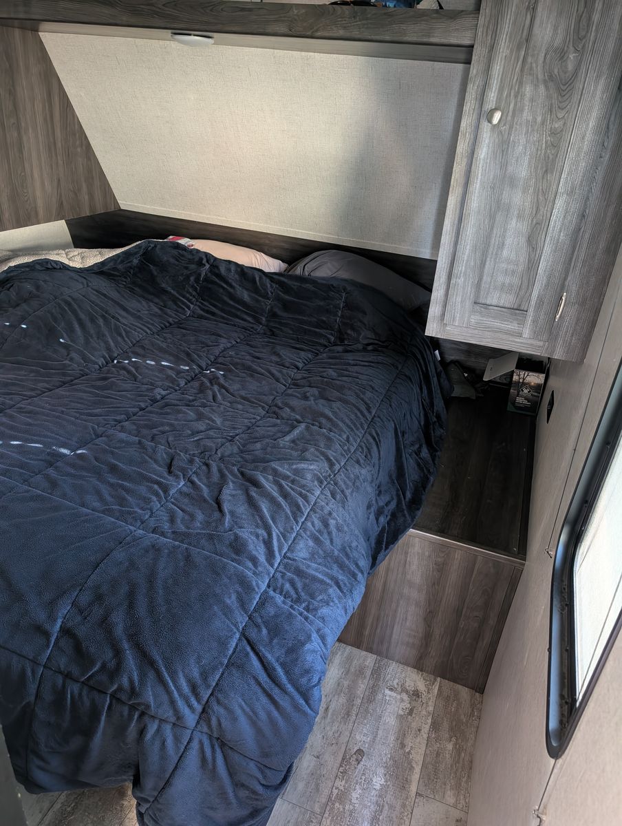 Main image 6