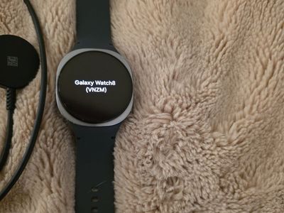 Samsung Galaxy Watch 8 40mm Bluetooth GPS
non-LTE Smartwatch SM-L320 Gray with Charger