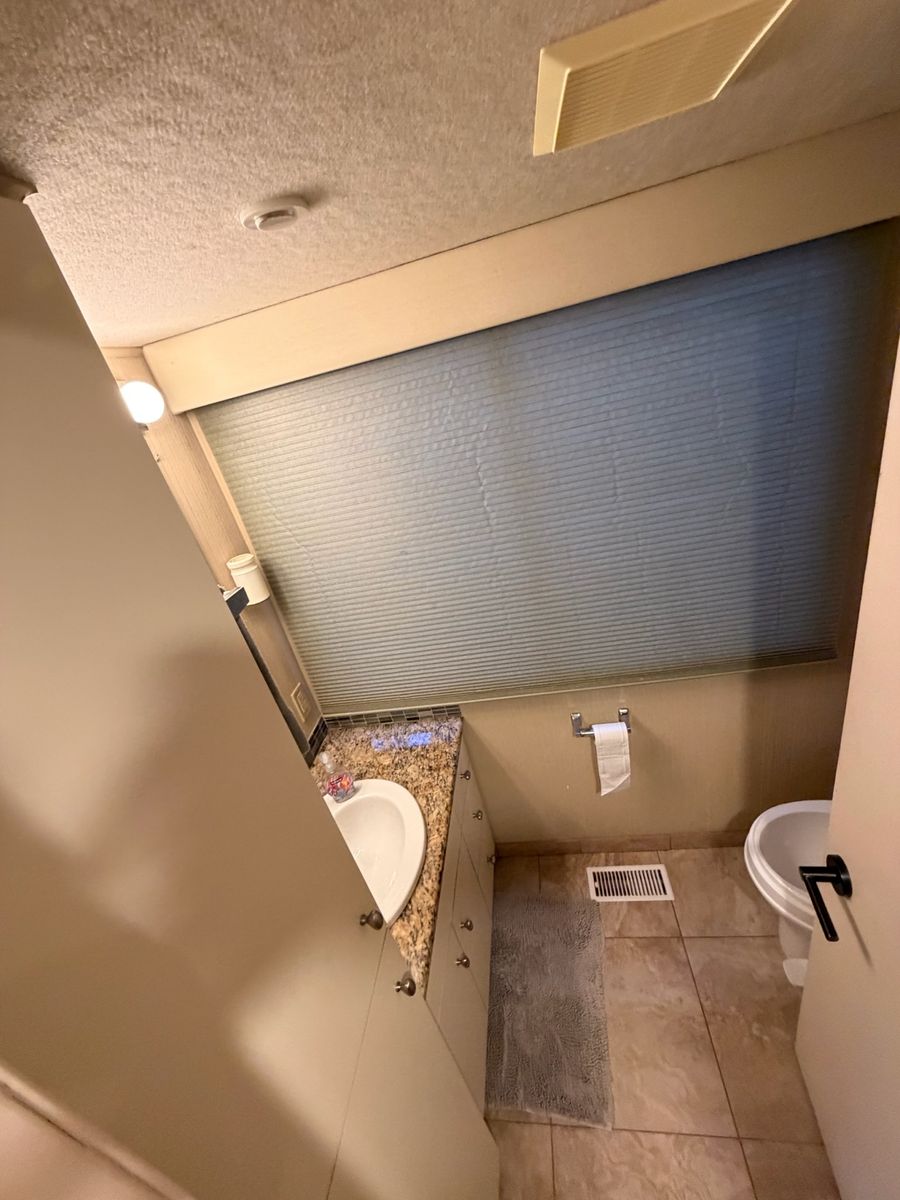 Main image 12