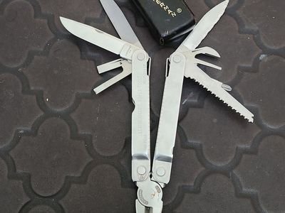 Vintage Leatherman Super Tool with Original Leather Sheath