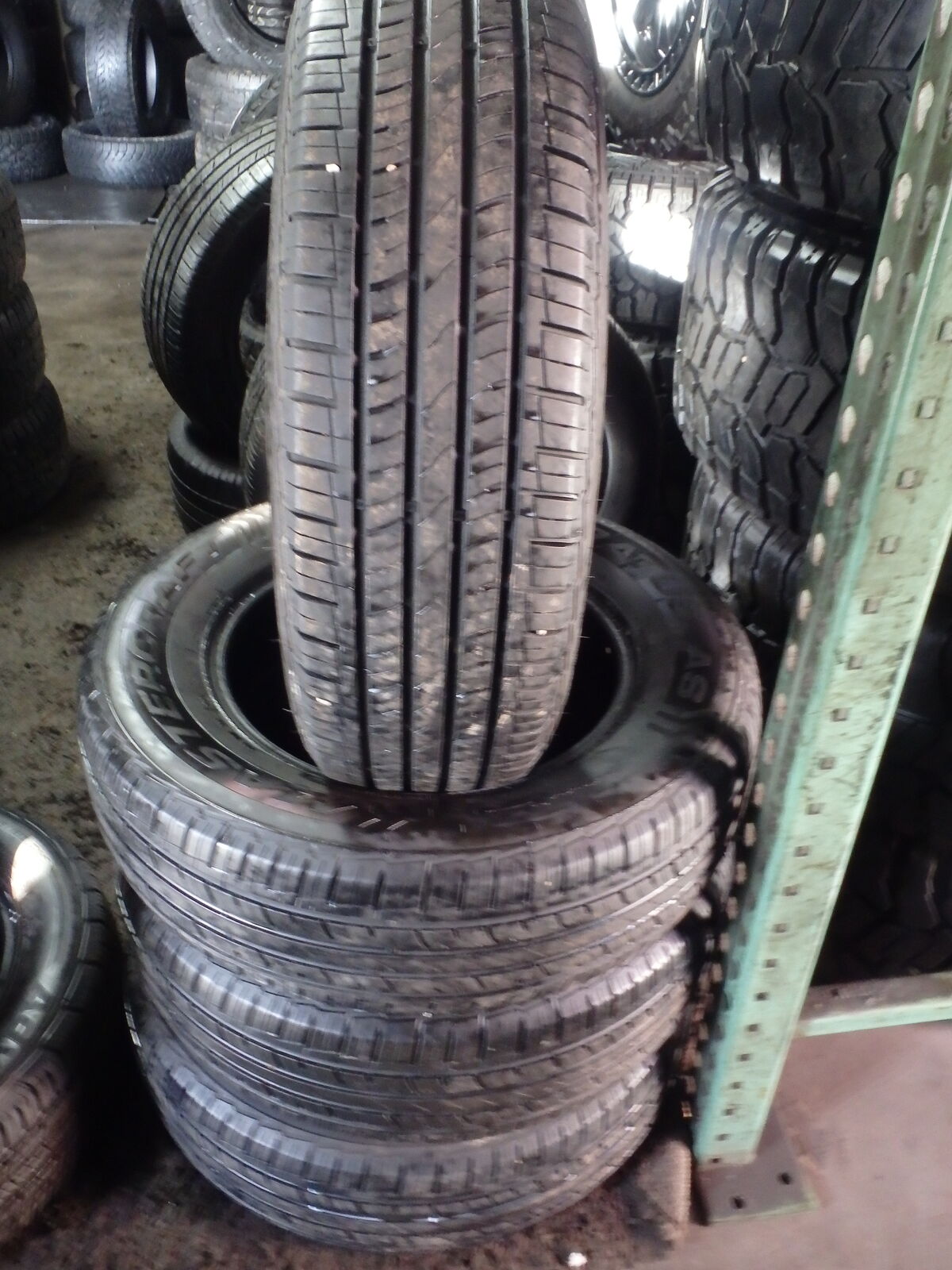 215/70R16 MASTERCRAFT STRATUS AS SET OFUSED TIRES