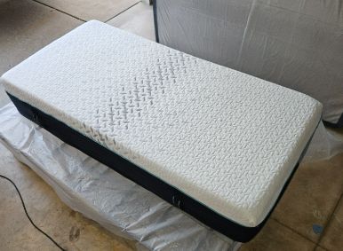 Nectar Premier Hybrid, Twin  XL, Like New