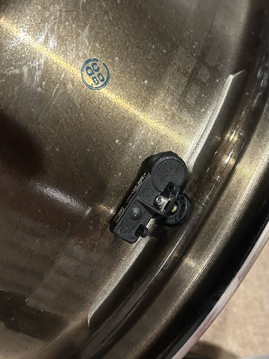 NEW 18” FORD WHEELS WITH TPMS OEM SENSORS