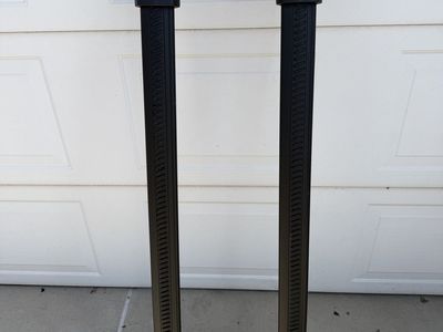 GM Yukon/Tahoe/Suburban Roof Rack Crossbars (2021+ Models) with Keys