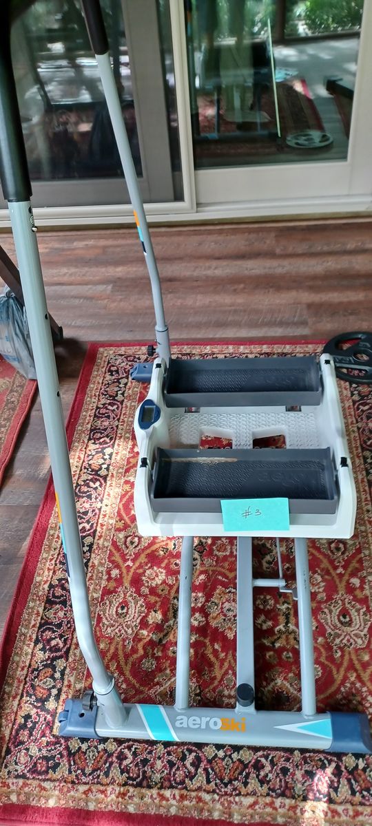 Aeroski fitness exercise machine