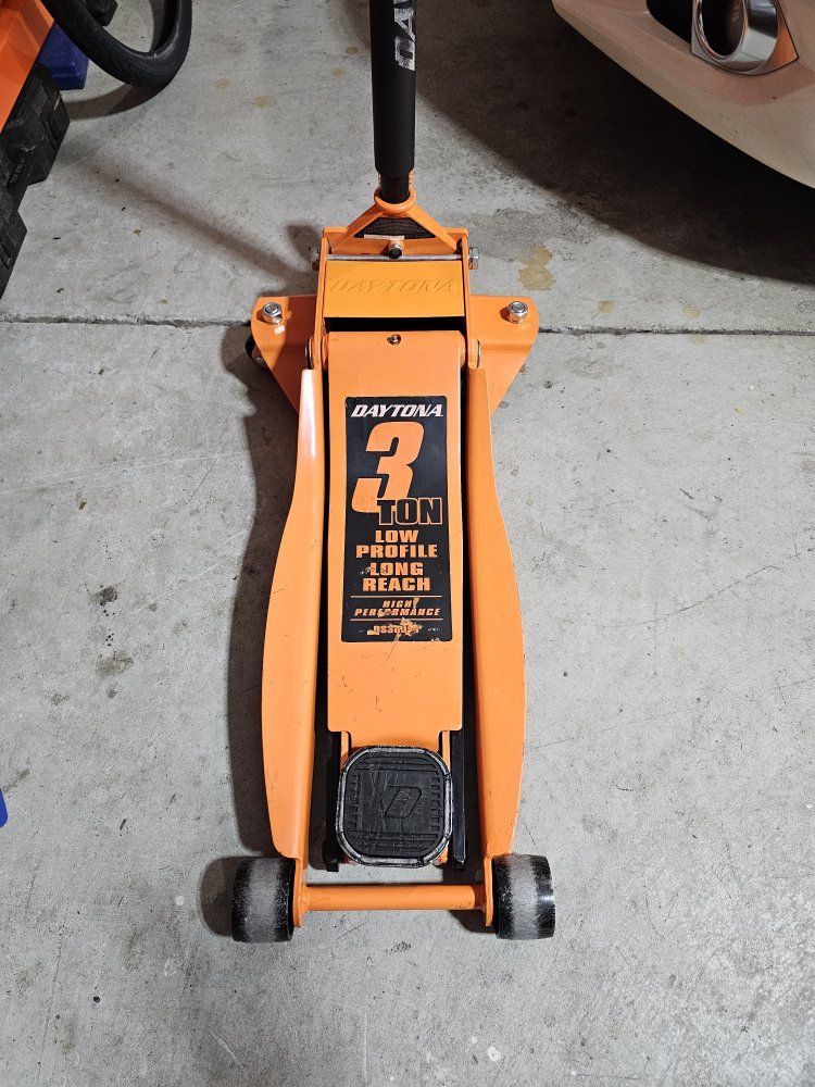 Daytona 3 Ton Low Profile Long Reach Floor Jack Orange