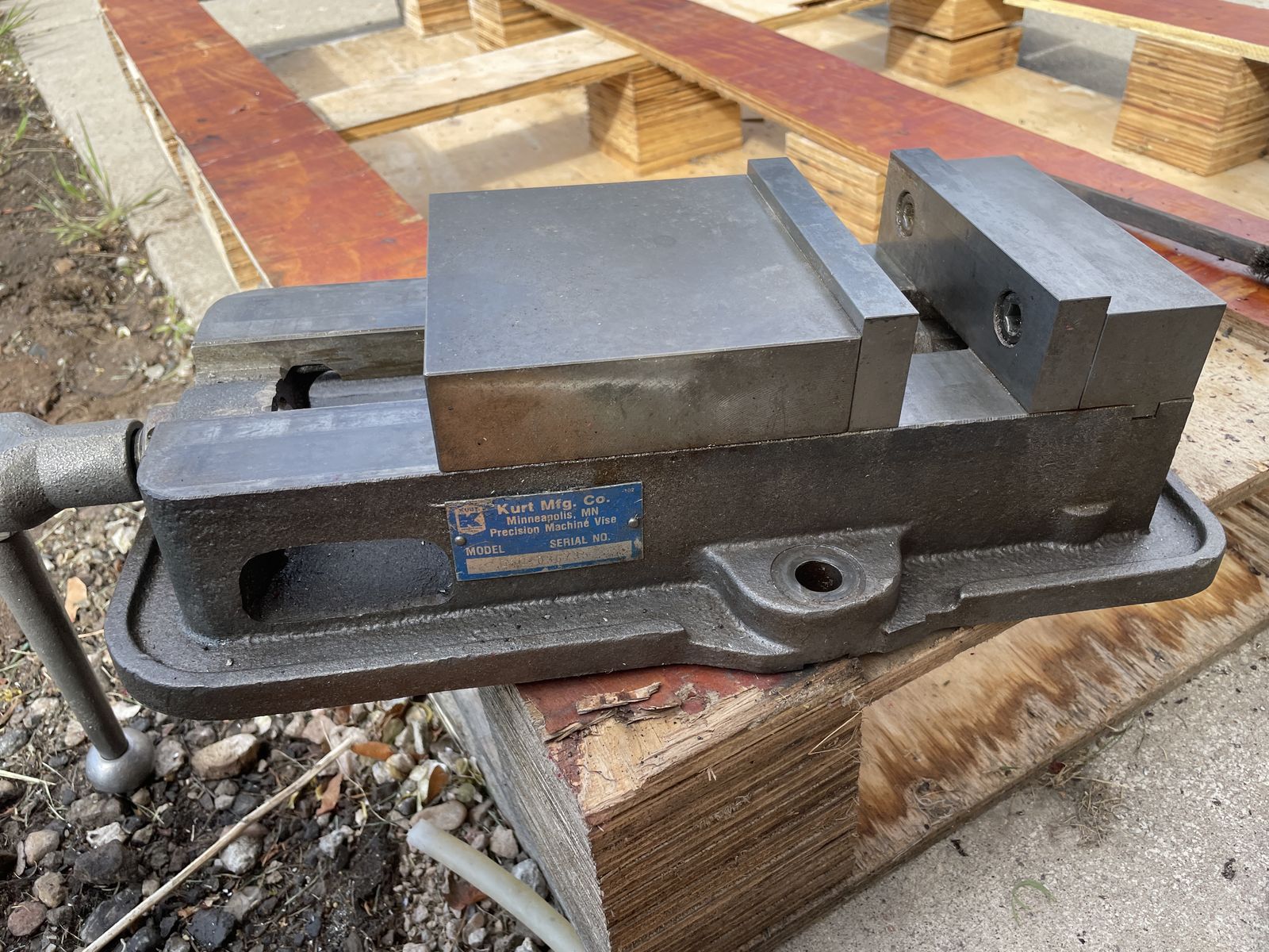 Kurt D60 machining/milling vise