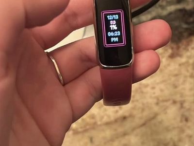Fitbit Luxe w/charger and band